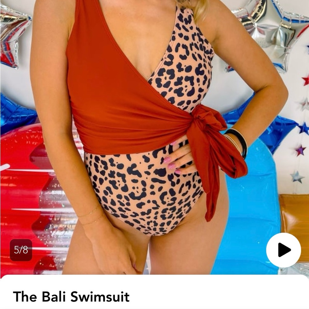 One piece swim suit